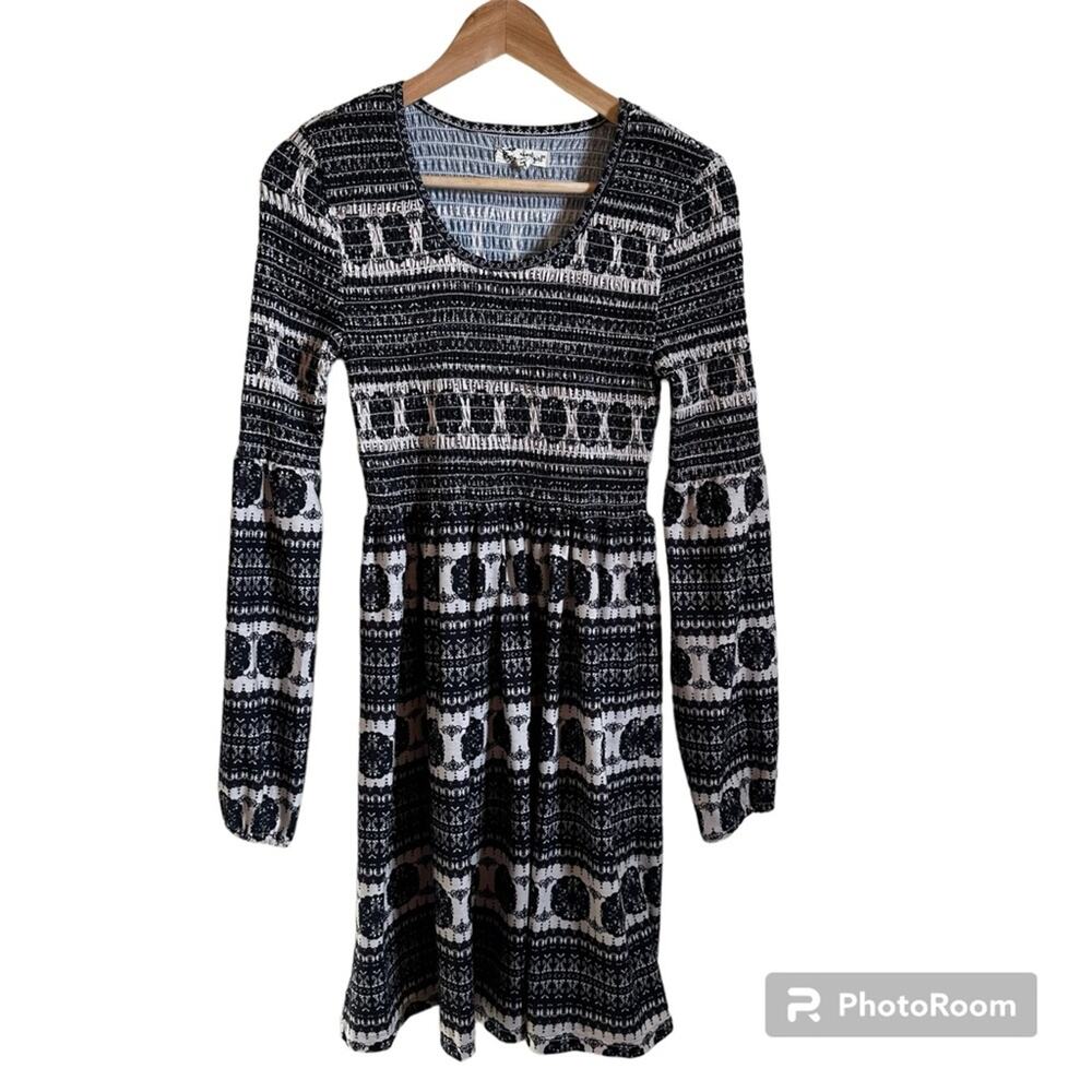 About a‎ girl women’s dress size medium fall style